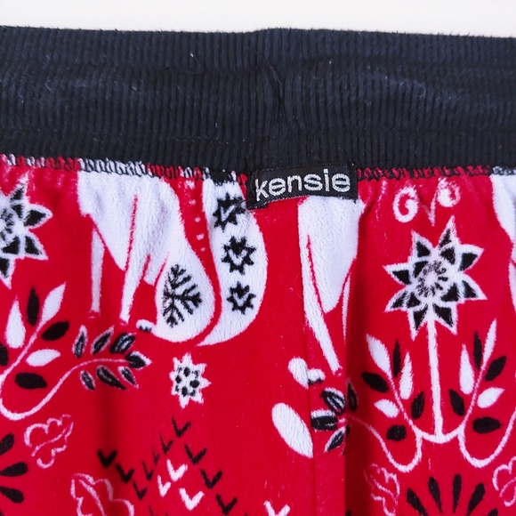 Kenzie Red Velvet Fox Shorts - Picture 3 of 7